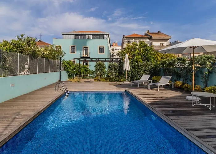Lovelystay - Downtown Studio With Pool, Ac And Balcony